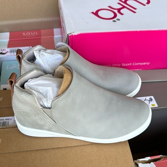 Ryka Vera Wedge Boot - Picture 5 of 7